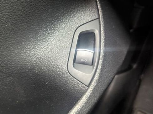 Used 2017 Volkswagen Passat 1.8T S image 30