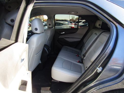 Used 2018 Chevrolet Equinox LS image 19