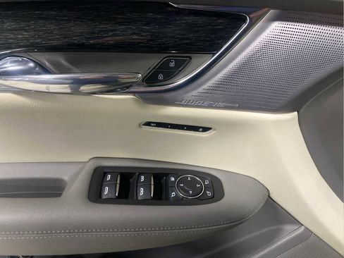 Used 2021 Cadillac XT6 Premium Luxury image 41