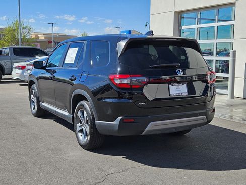 Certified 2025 Honda Pilot EX-L image 8
