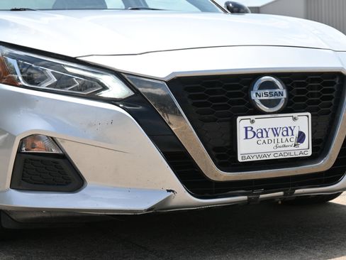 Used 2019 Nissan Altima 2.5 SR w/ SR Premium Package FWD image 27