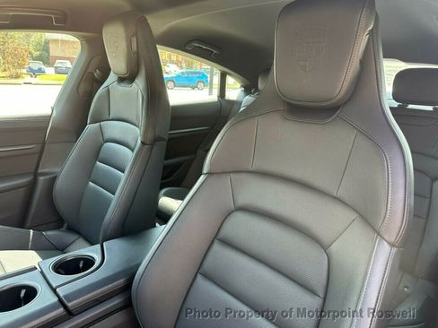Used 2025 Porsche Taycan image 10