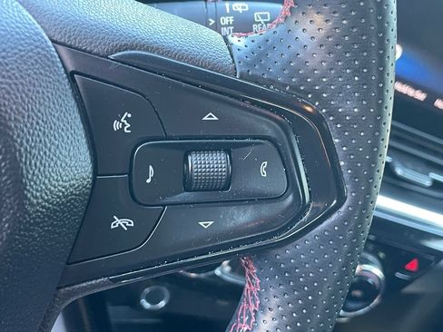 Used 2024 Chevrolet Trax RS w/ Sunroof Package FWD image 24