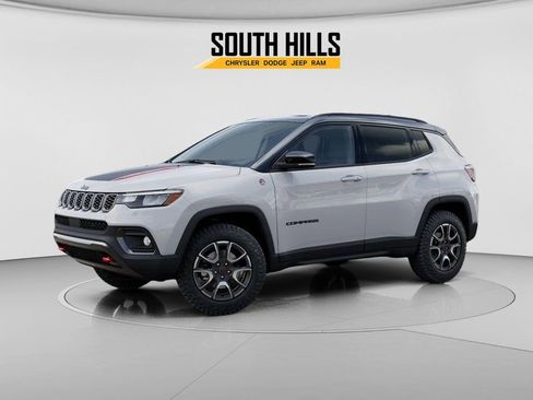New 2026 Jeep Compass Trailhawk w/ Sun, Sound & Navigation Group image 2