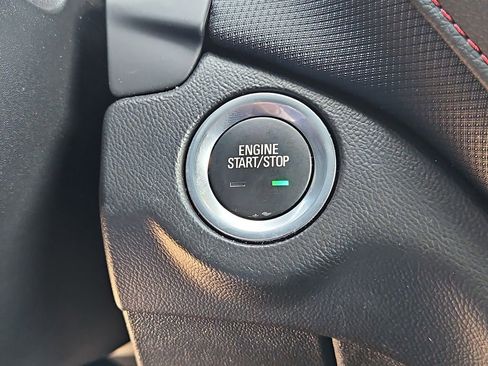 Used 2022 Chevrolet Equinox RS w/ LPO, Floor Liner Package image 31