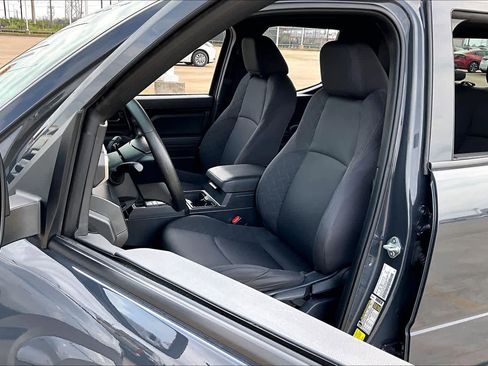 Used 2025 Toyota Tacoma SR image 6