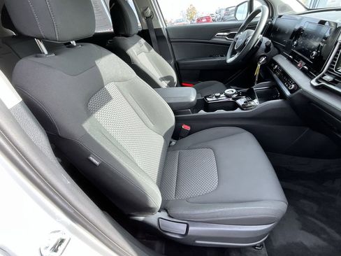 Used 2023 Kia Sportage LX image 14