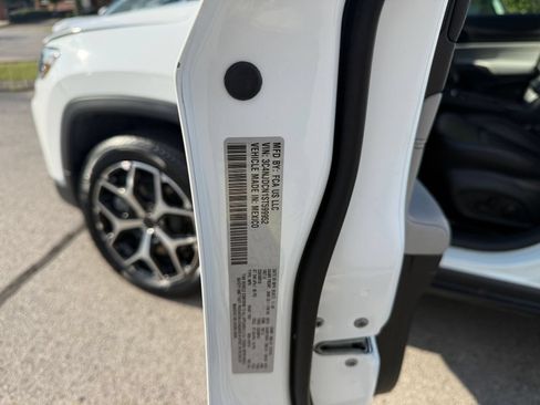Used 2025 Jeep Compass Limited AWD/4WD image 25