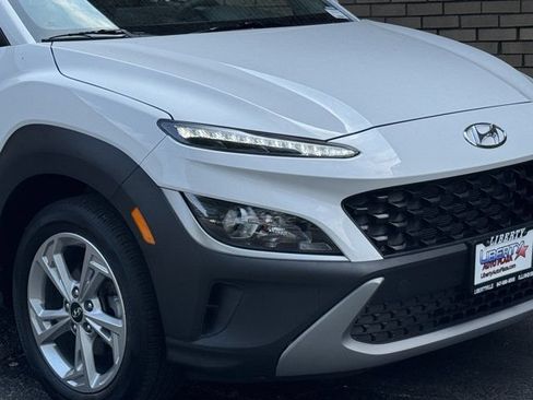 Used 2023 Hyundai Kona SEL FWD image 3