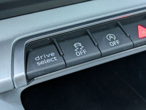 Used 2021 Audi Q3 2.0T Premium w/ Convenience Package image 25