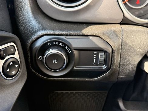 Used 2023 Jeep Wrangler Sport S image 30