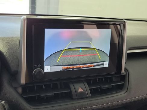 Used 2025 Toyota RAV4 LE AWD/4WD image 29