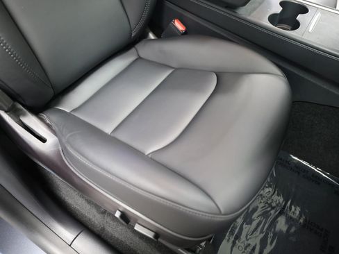 Used 2021 Tesla Model Y Performance image 33