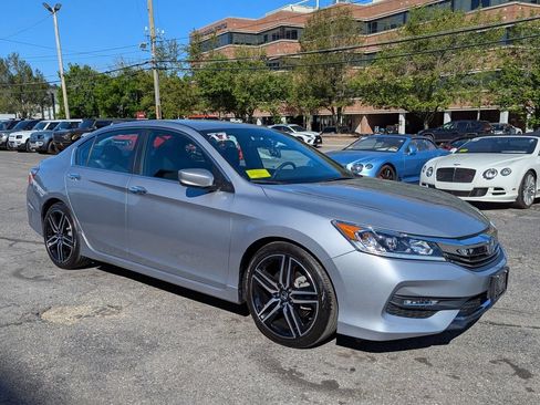 Used 2017 Honda Accord Sport Special Edition image 4