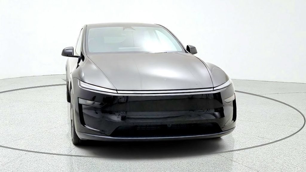 Used 2026 Tesla Model Y 2WD image 2