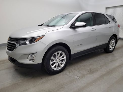 Used 2020 Chevrolet Equinox LT w/ Driver Convenience Package image 2