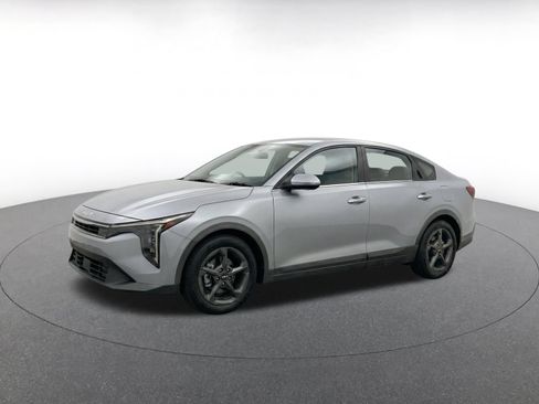 Used 2026 Kia K4 FWD image 3