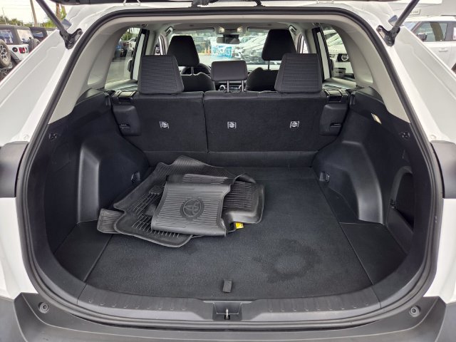 Used 2024 Toyota RAV4 LE AWD/4WD image 15