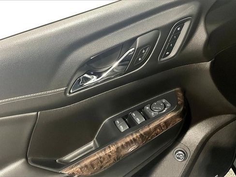 Used 2022 GMC Acadia Denali image 36