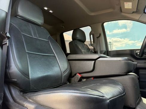 Used 2022 Chevrolet Silverado 2500 Custom w/ Custom Convenience Package AWD/4WD image 15