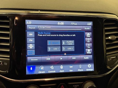 Used 2022 Jeep Grand Cherokee Laredo X RWD image 24