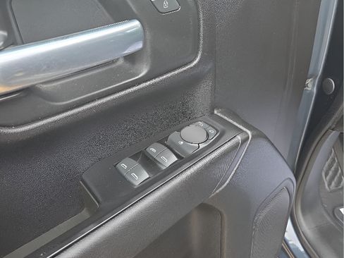 Used 2019 Chevrolet Silverado 1500 Custom w/ Custom Value Package RWD image 17