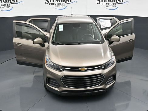 Used 2021 Chevrolet Trax LS w/ Tint and Cruise Package image 25