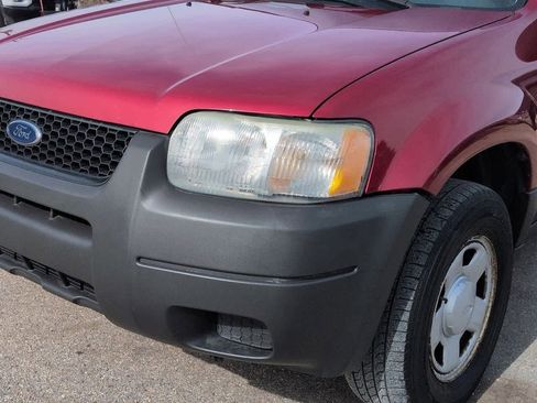 Used 2004 Ford Escape XLS image 10