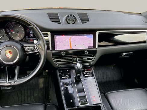Used 2024 Porsche Macan AWD/4WD image 7