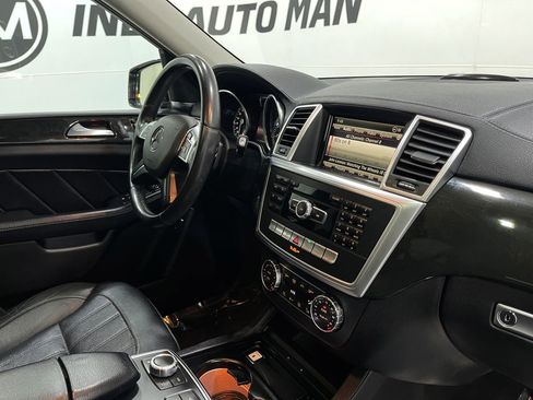 Used 2016 Mercedes-Benz GL 450 4MATIC w/ Premium I Package image 22