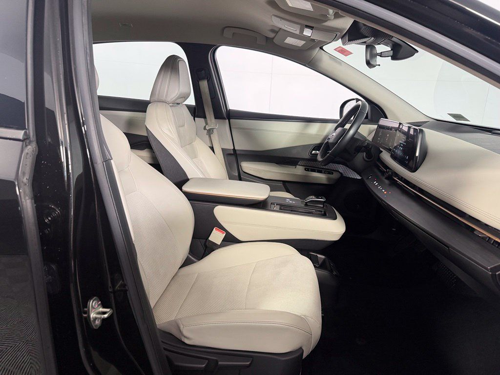 Used 2023 Nissan Ariya FWD image 28