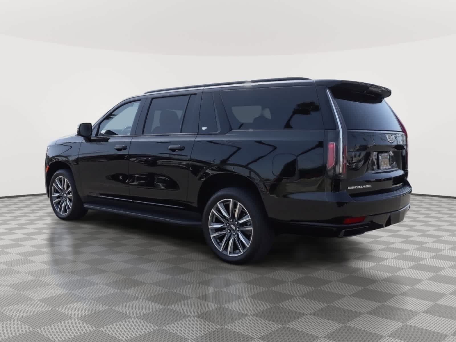 Used 2022 Cadillac Escalade ESV Sport RWD image 9