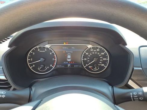 Used 2025 Nissan Altima 2.5 SV FWD image 17