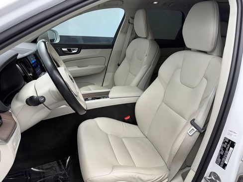 Used 2022 Volvo XC60 B5 Momentum AWD/4WD image 53