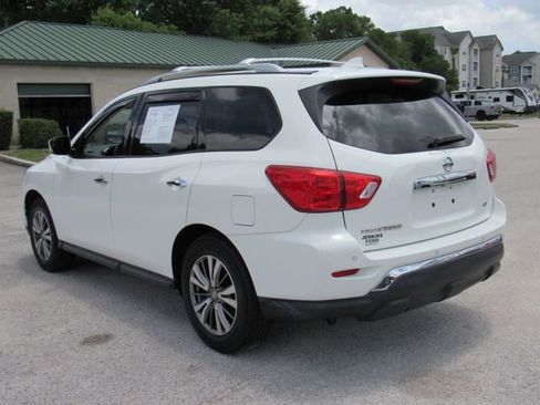 Used 2020 Nissan Pathfinder SV FWD image 6