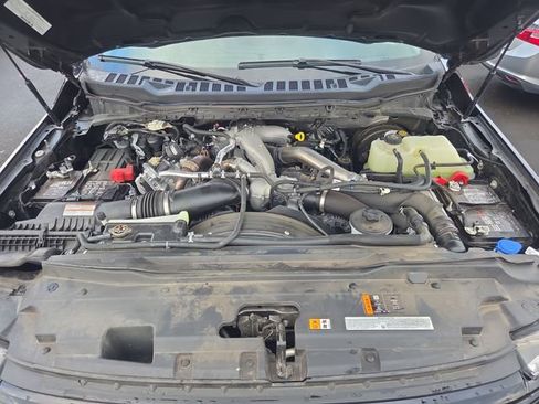 Certified 2024 Ford F350 Lariat w/ Black Appearance Package image 28