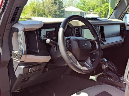 Used 2022 Ford Bronco Wildtrak AWD/4WD image 9