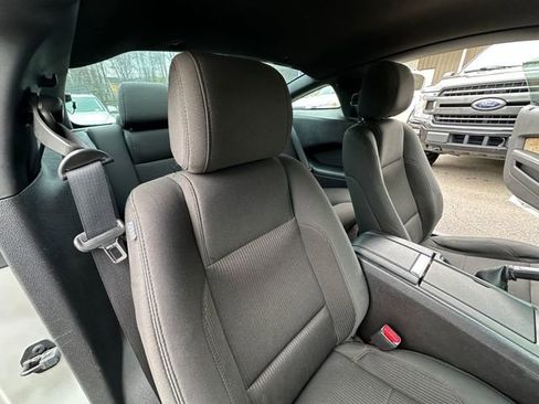 Used 2013 Ford Mustang Coupe image 25