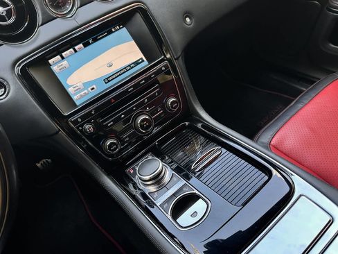Used 2015 Jaguar XJ R LWB RWD image 18