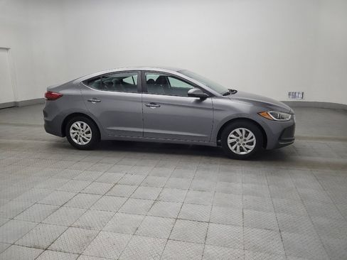 Used 2018 Hyundai Elantra SE FWD image 11