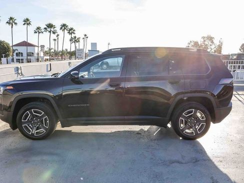 New 2026 Jeep Cherokee Laredo image 14