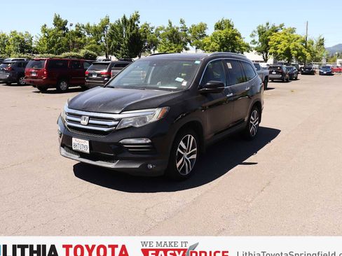 Used 2018 Honda Pilot Touring image 1
