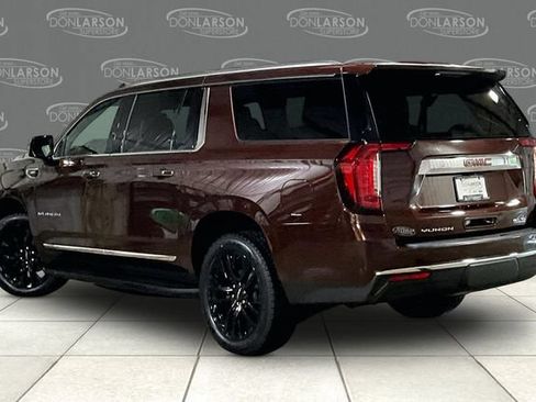 Used 2023 GMC Yukon XL SLT w/ SLT Luxury Package AWD/4WD image 5