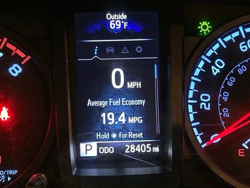 Certified 2022 Toyota Tacoma SR image 15