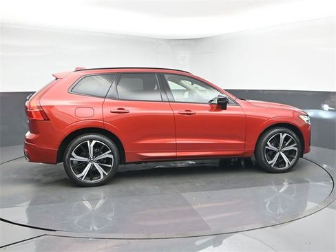 Used 2023 Volvo XC60 B5 Ultimate w/ Climate Package image 8