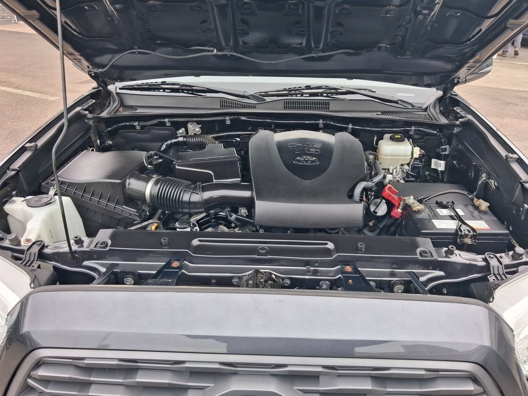 Used 2020 Toyota Tacoma TRD Off-Road w/ Technology Package AWD/4WD image 10