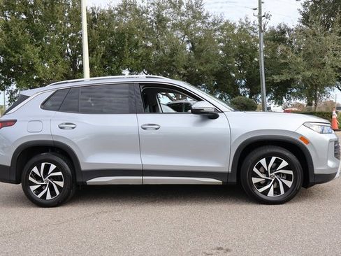 Certified 2025 Volkswagen Tiguan S image 9