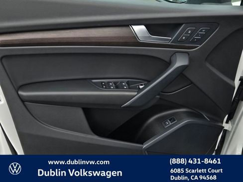 Used 2023 Audi Q5 2.0T Premium w/ Convenience Package image 10