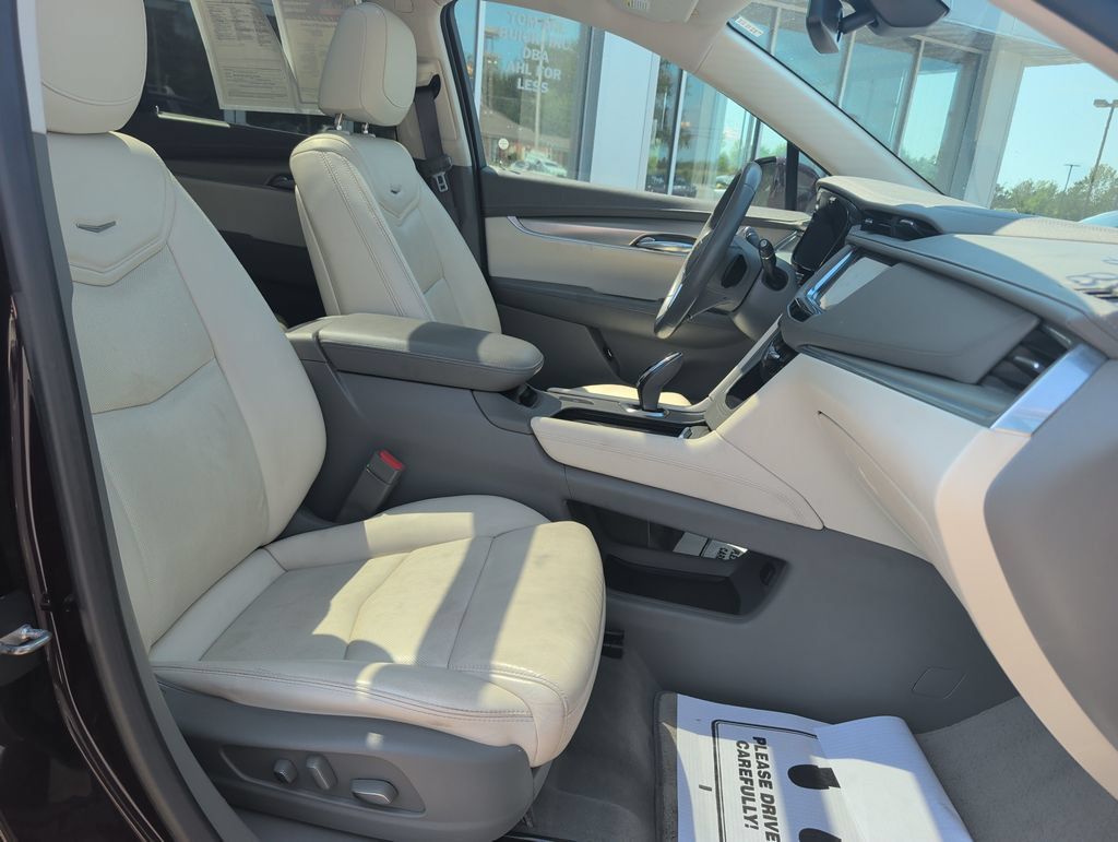 Used 2018 Cadillac XT5 Luxury w/ Driver Awareness Package FWD image 23