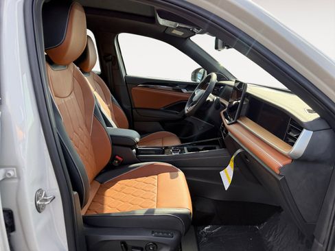 New 2026 Volkswagen Tiguan SEL R-Line AWD/4WD image 19